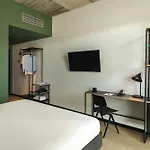 The Social Hub Belfiore 4*